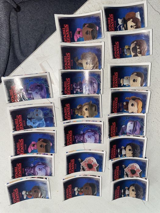 Продаю фигурки очень странные дела