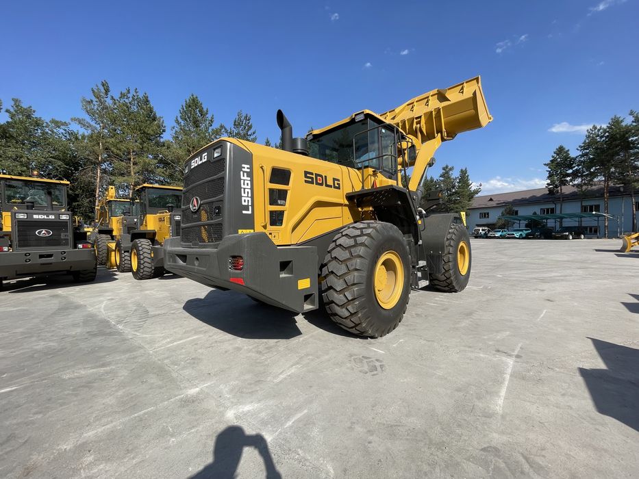 Спец техники погрузчики, бульдозеры