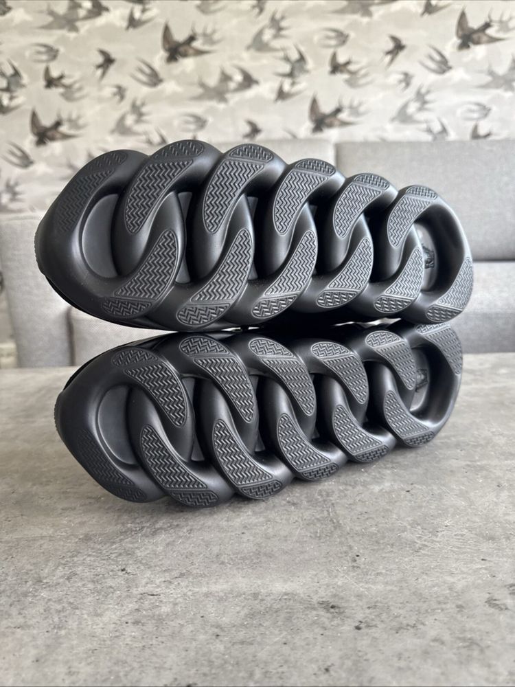 Versace Chain Reaction Triple Black