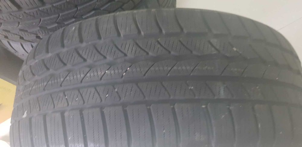 Продава зимни гуми R19