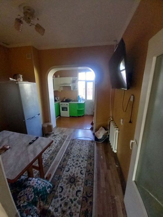 Sergeli 3 da 4 xonali uy sotiladi