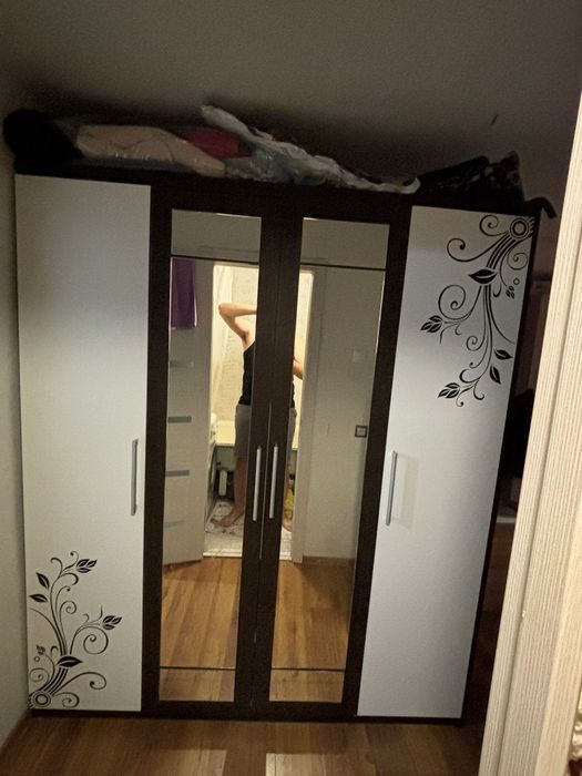 Шкаф четырхдверный