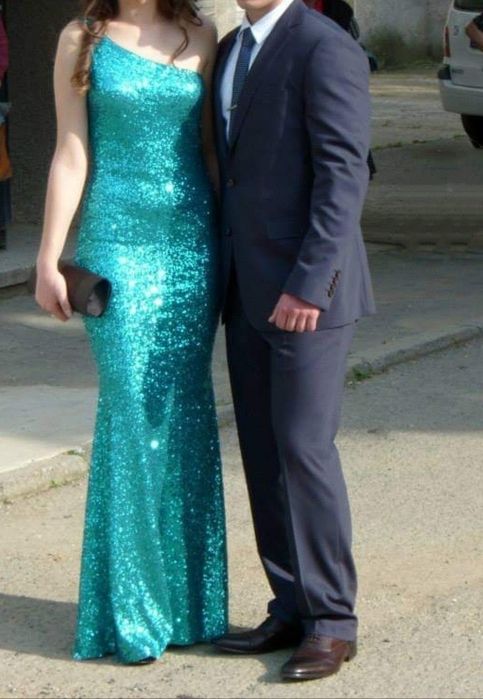 Елегантна вечерна/бална  рокля