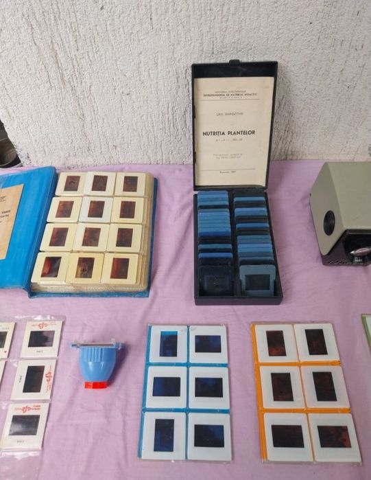 Diascop vechi și diapozitive vechi de colecție.