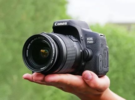 Продам Canon EOS 750D