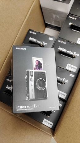 Aparat foto instant Fujifilm Instax mini Evo  NOU SIGILAT