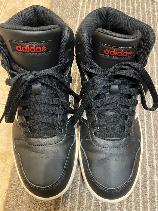 Продавам кецове “Adidas”