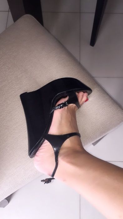 BURBERRY Wedge черни сандали/лак номер-37