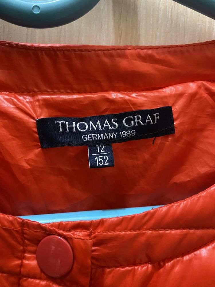 Красная куртка от Thomas Graf! В новом состоянии,надевали пару раз.