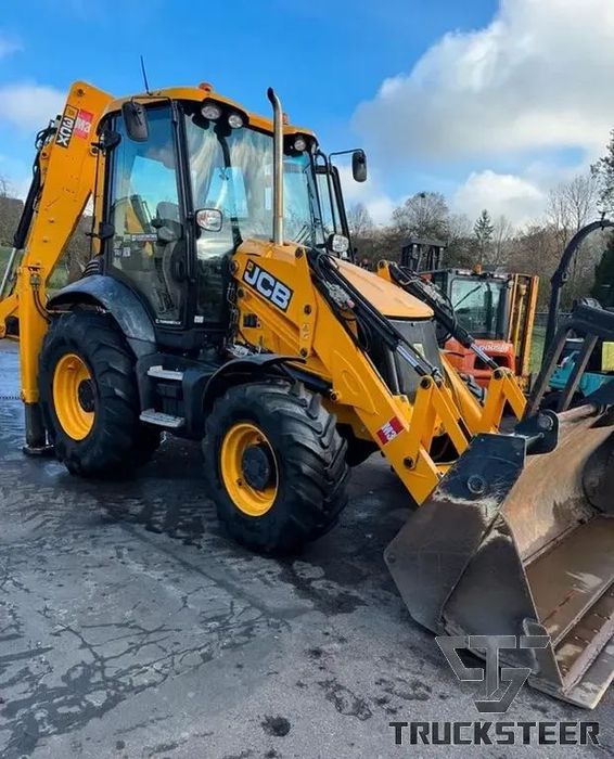 JCB 3CX Avans leasing de la 15% JCB 3CX 4.000h 110CP 4x4 2020