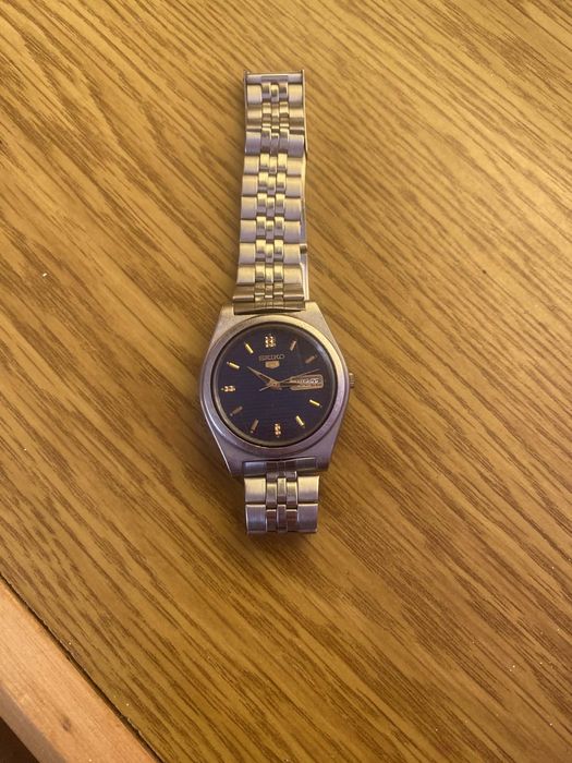 Супер запазен Самонавиващ мъжки часовник Seiko 5