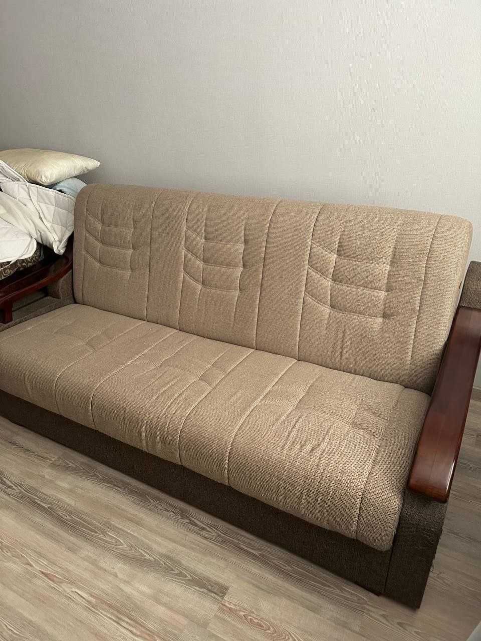 Продается диван с креслами