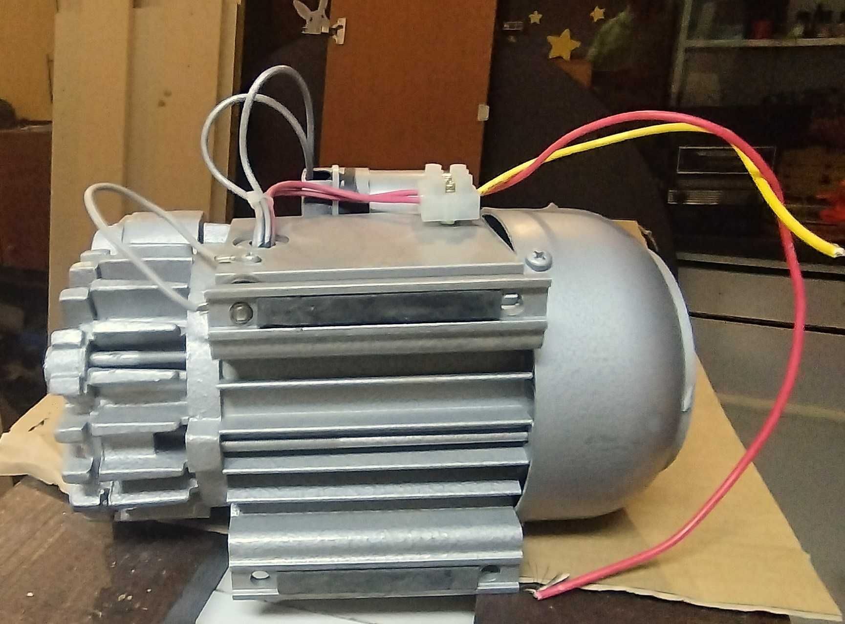 Вакуумна помпа 220V монофазна / vacutronics vacuum pump  type DV - 5V