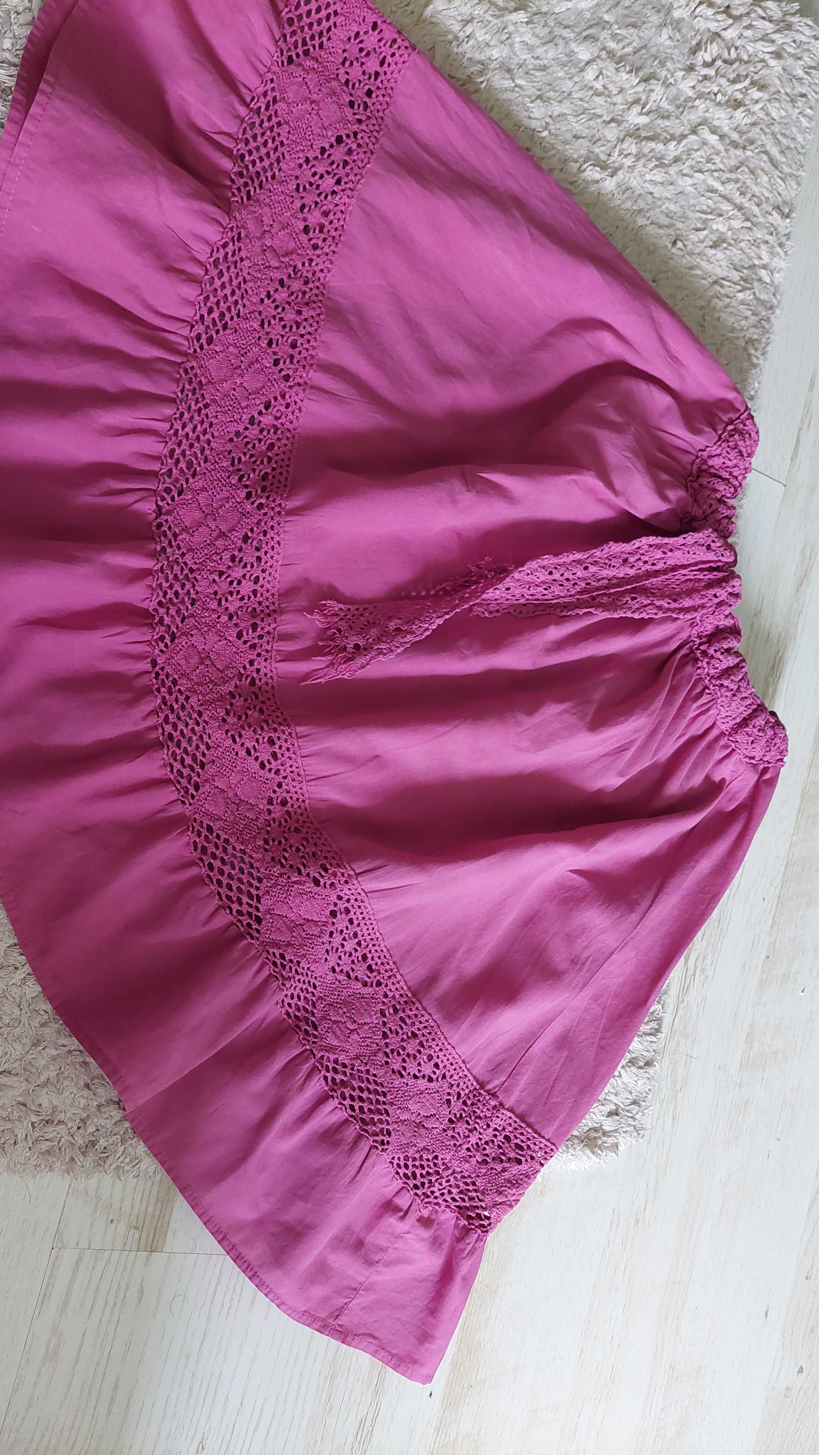 Fusta fucsia cu broderie