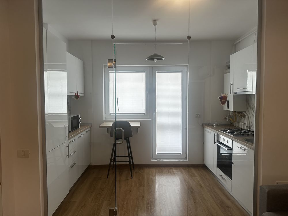 Inchiriez apartament