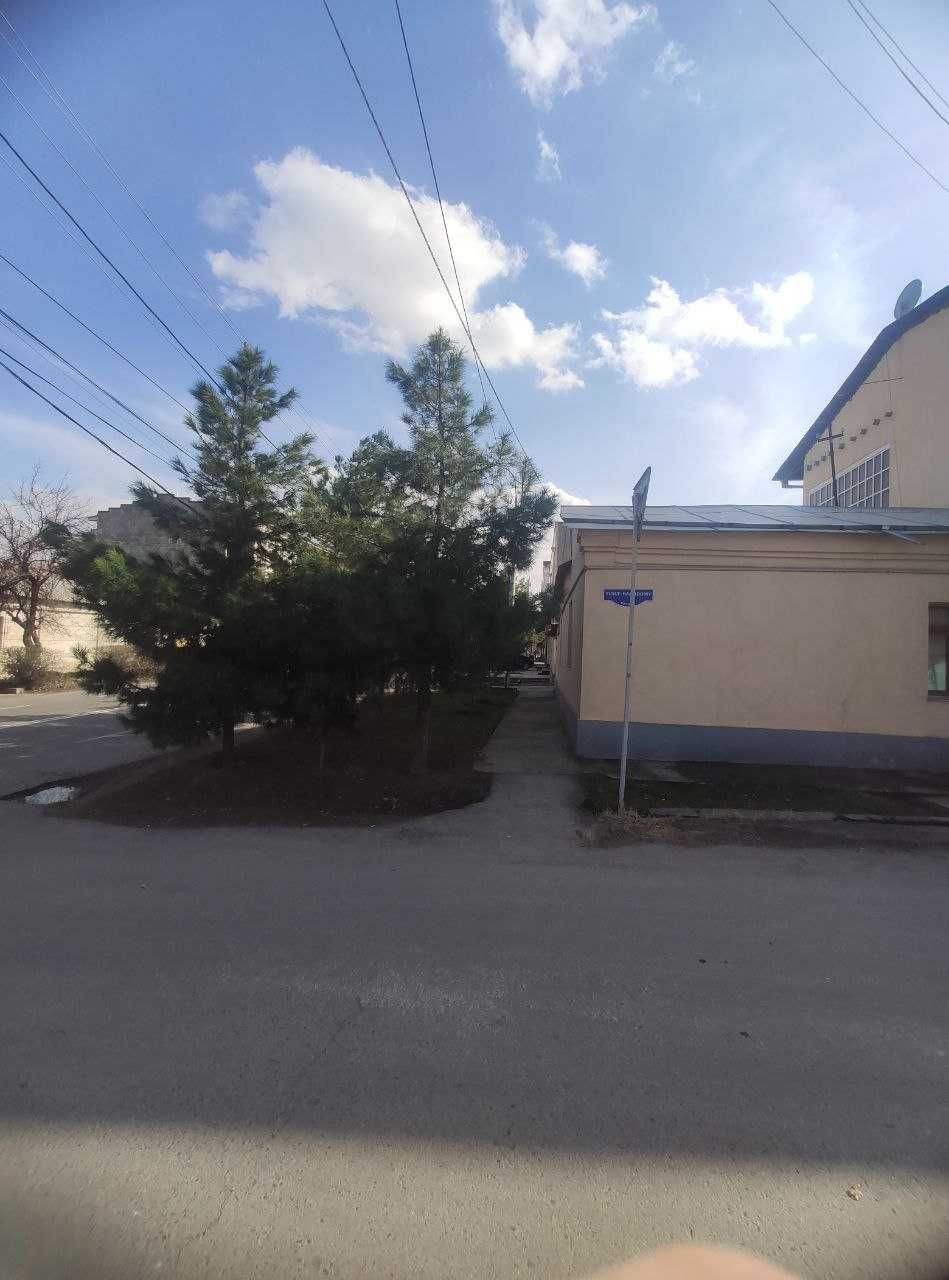 Продаётся участок в Яккасарайском районе, Ракат махалля первая линия.