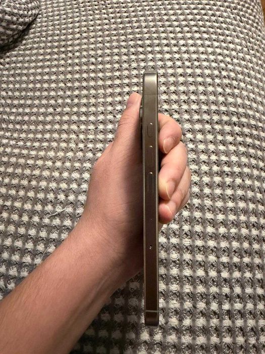 Iphone 16 pro cu garantie, stare impecabila