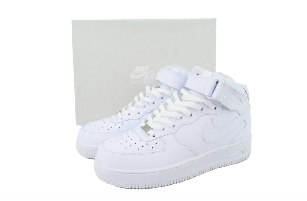 Nike 1”07 Mid’Triple White