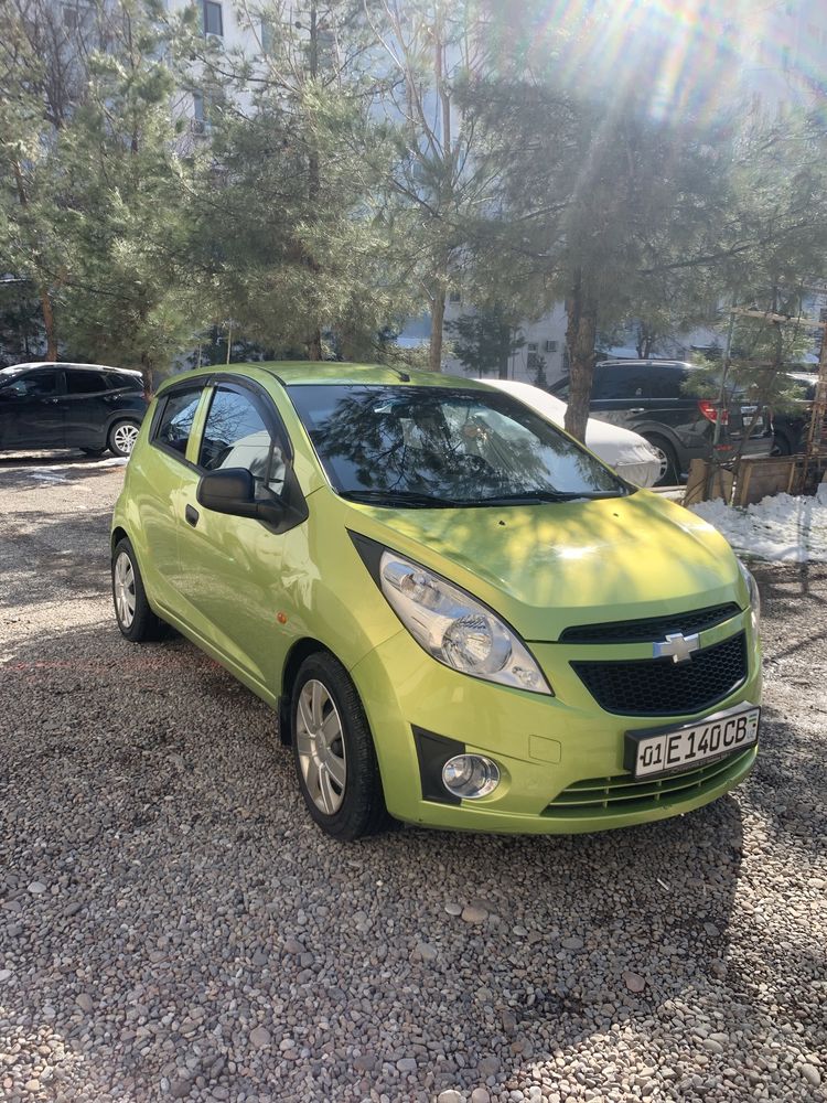 Продам свою машину. Зелёный SPARK 2011 года - 5000