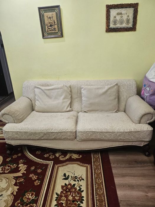 Продам диван+два кресла