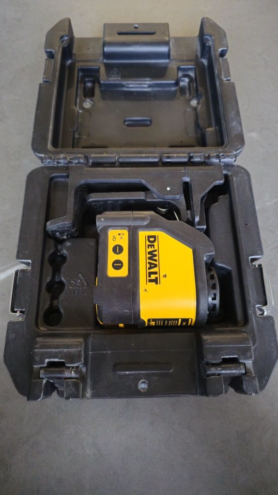 Лазерен нивелир Dewalt DW088