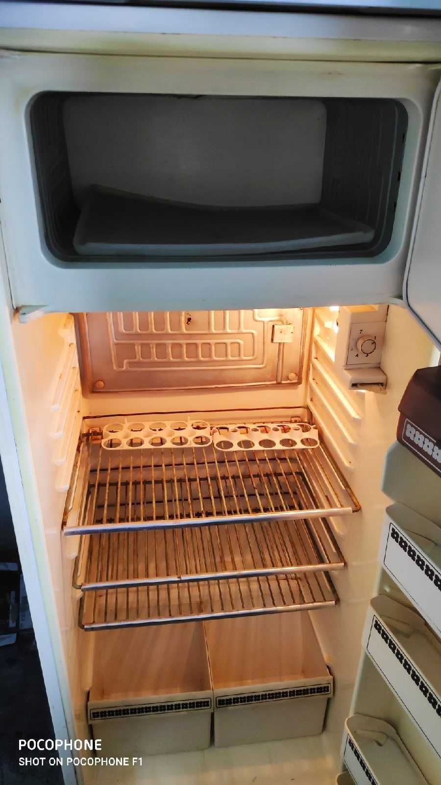 Холодильник  Бирюса