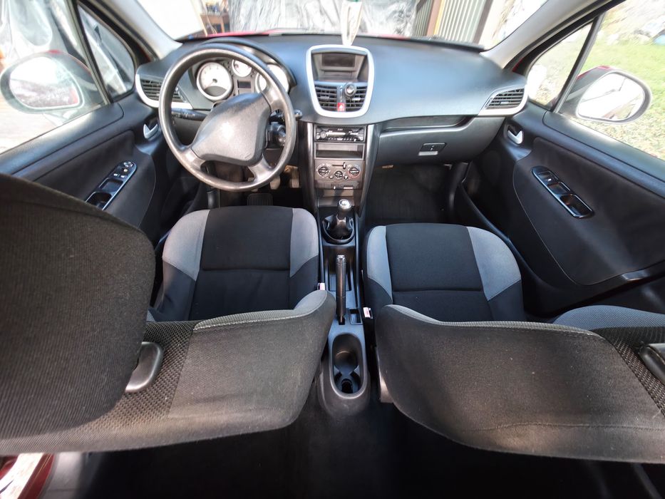 Vand Peugeot 207 1.4 benzina