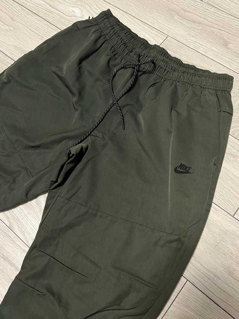 Pantaloni de iarna Nike Winterized, marimea XL, negru si verde