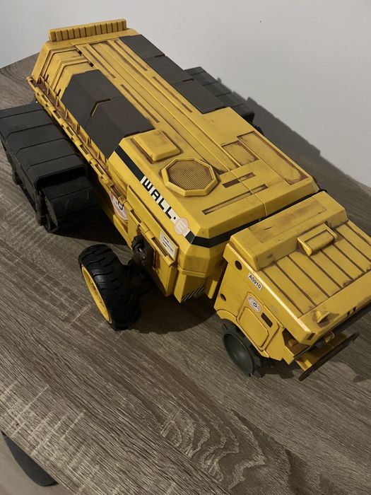 Wall -E камион