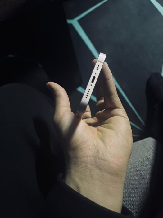 IPhone 13 в идеальном состоянии