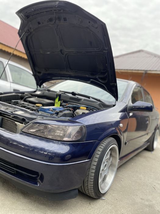Vand sau schimb opel astra G 1.6 8v