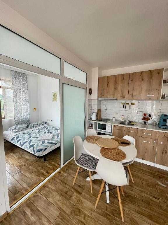 Продава се Двустаен апартамент в Обзор - 50 кв.м за 1358 €/кв.м - Снимка #1