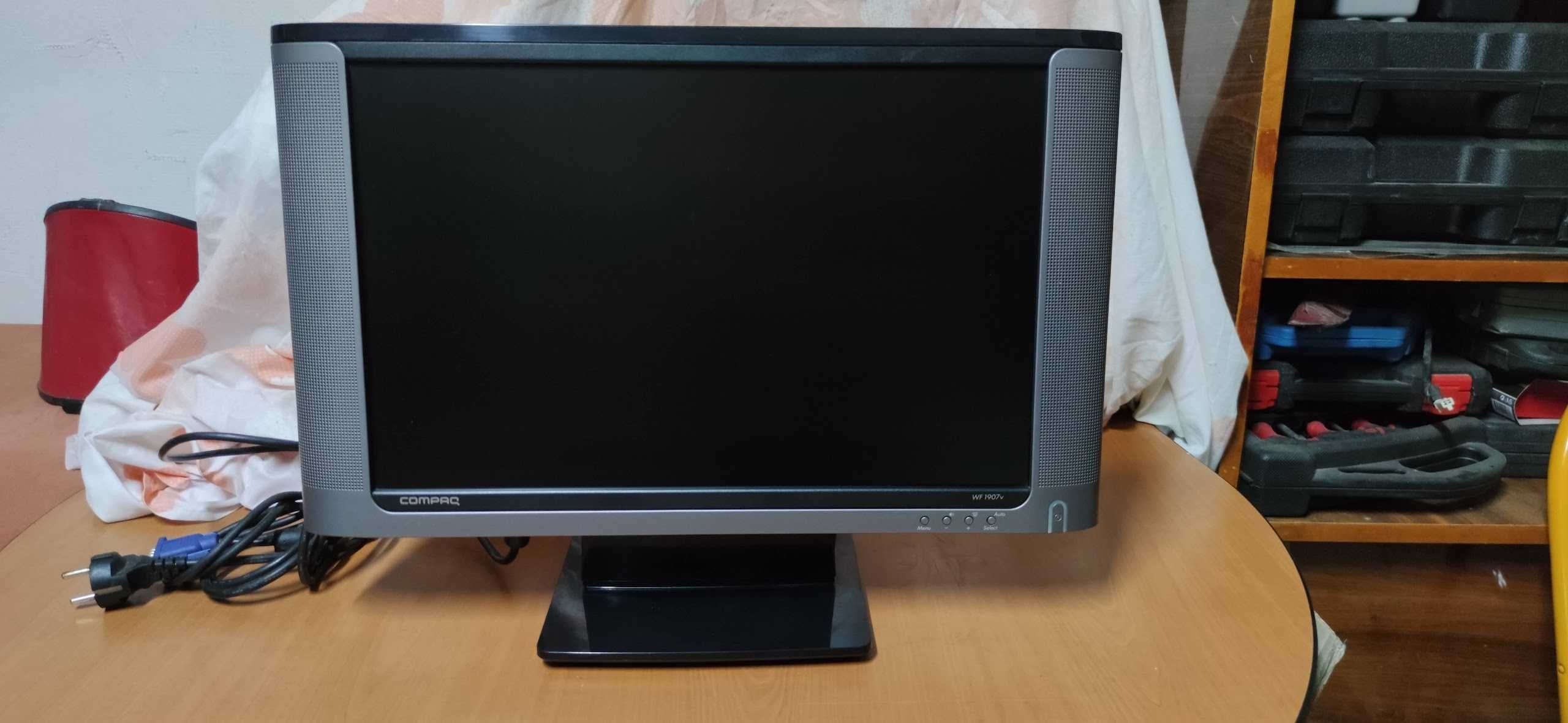 Monitor LED HD Compaq 21 inch,cu boxe incorporate