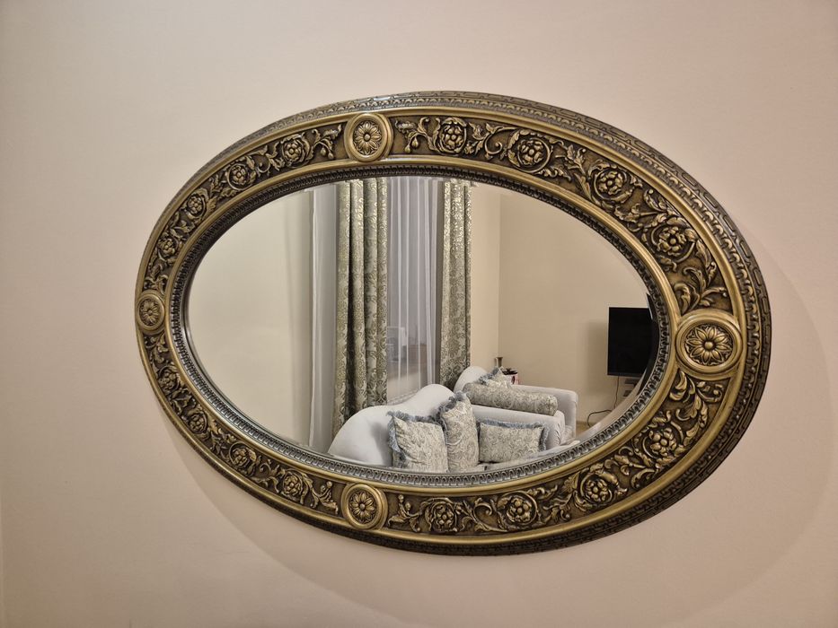 Продам овальное настенное зеркало декоративное