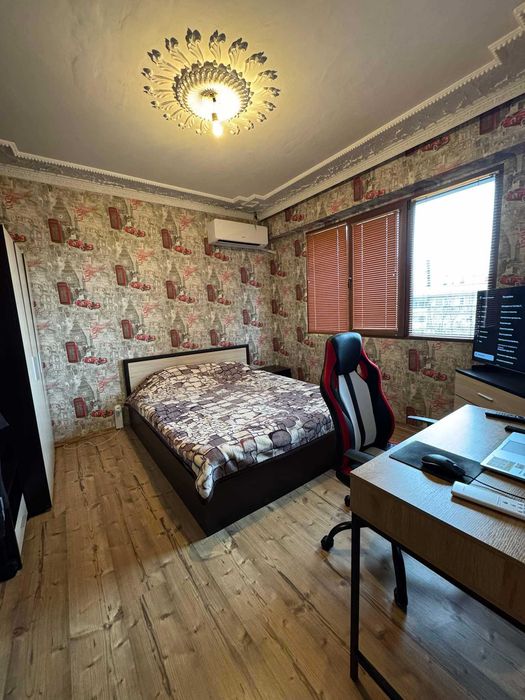 Продава се Тристаен апартамент в Търговище, Запад 2 - 70 кв.м за 1130 €/кв.м - Снимка #2