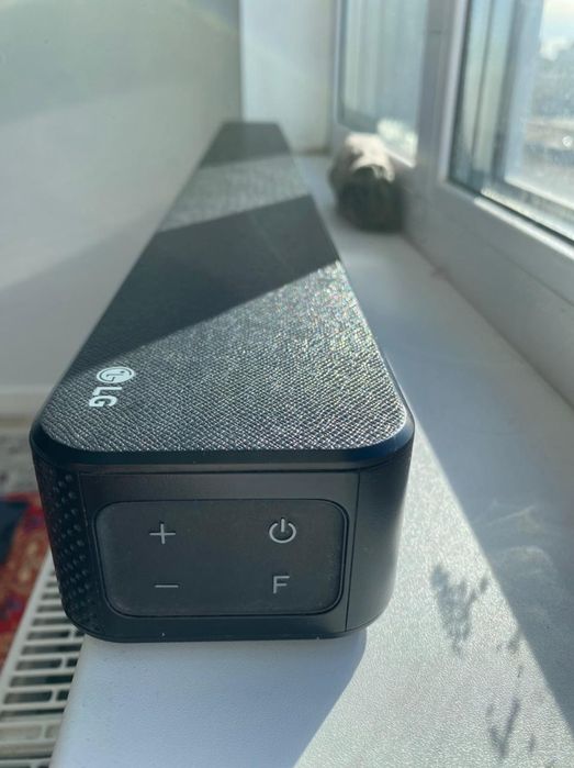 Продам саундбар LG