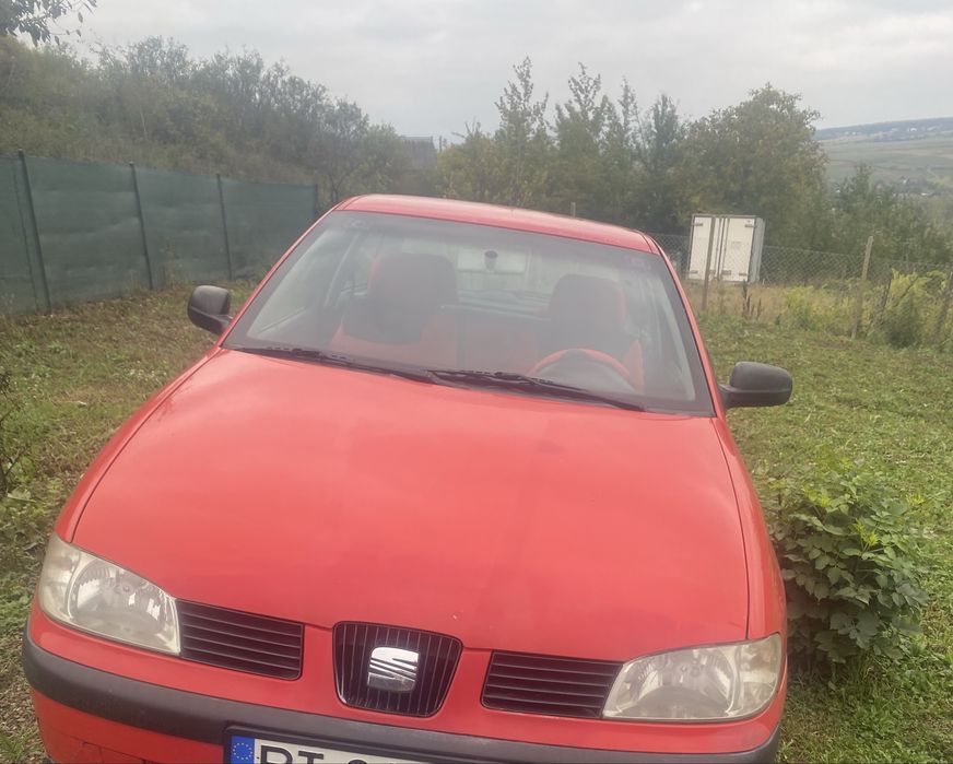 Vind Seat Ibiza din  anul 2001 in state foarte buna fara rugina