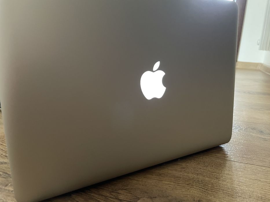 Macbook pro Mid 2012 като нов