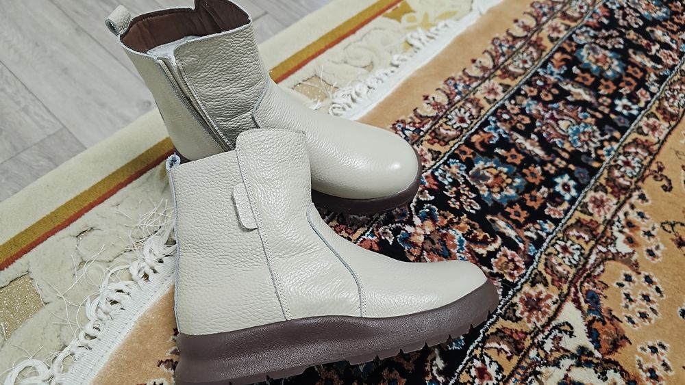 Продам женский сапоги
