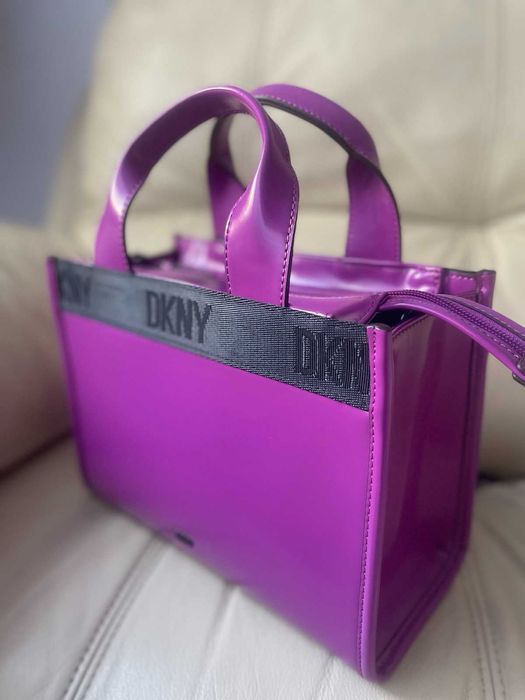 Нова чанта от dkny, дължина 26,5 см