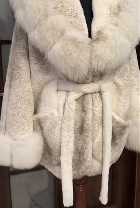 Scurta de blana noj noută