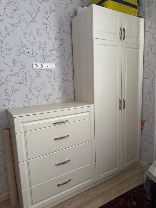 Шифоньер и комод
