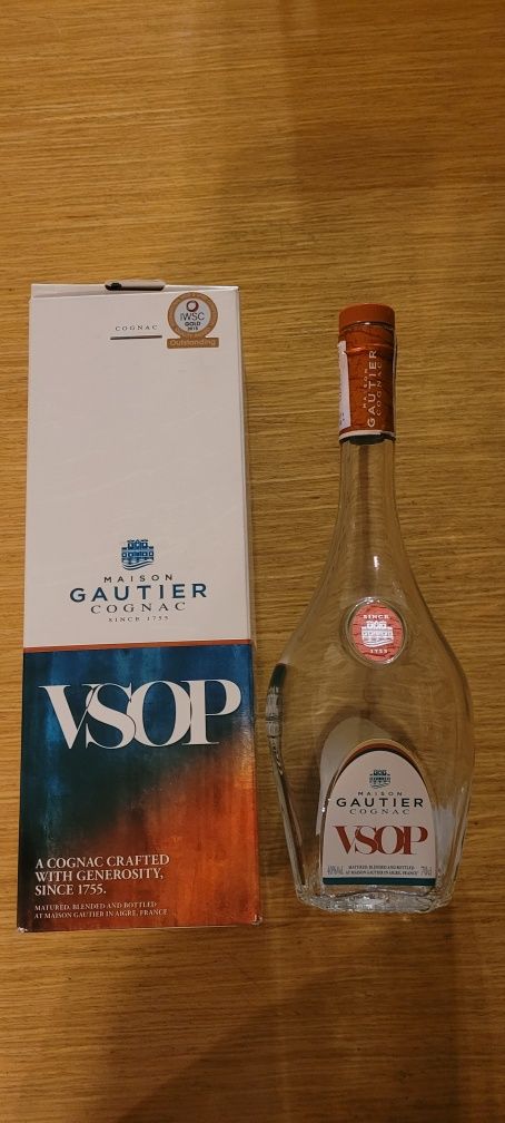 Бутилки с кутии от коняк Courvoisier,  Gautier, Martell V.S.