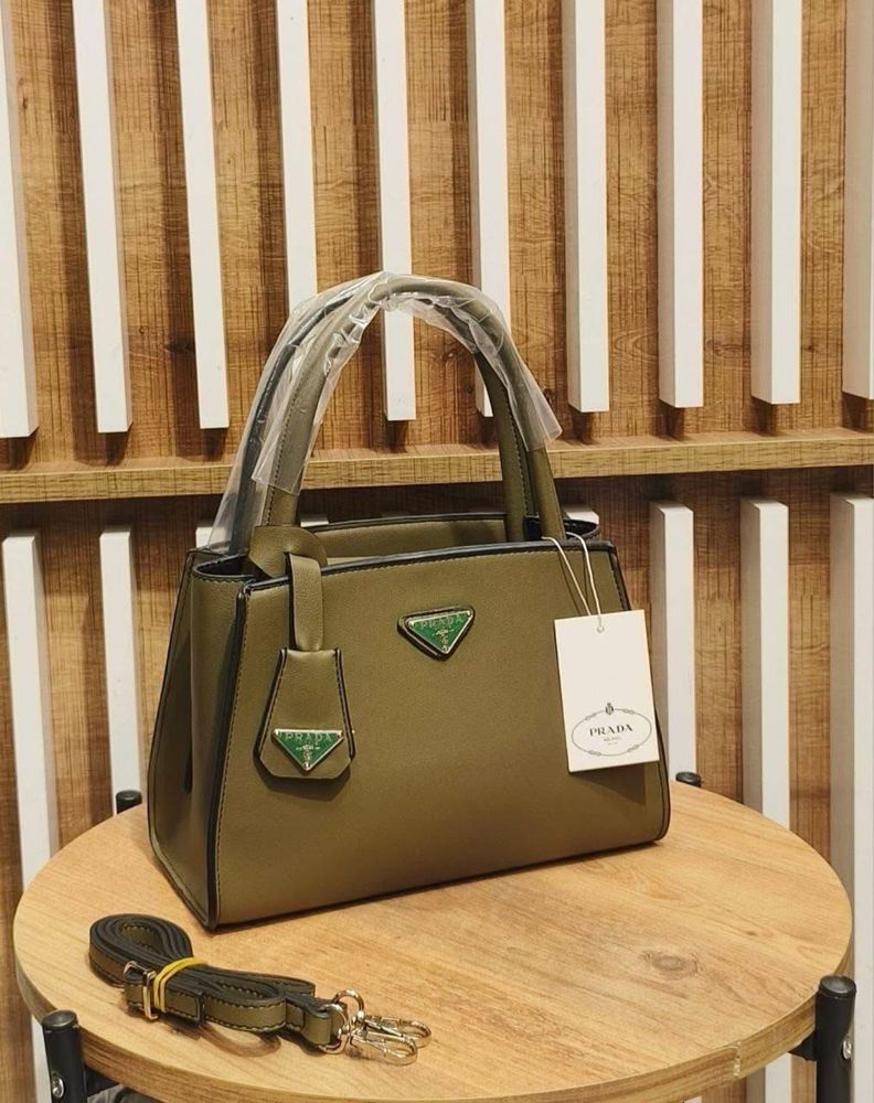 Дамска чанта Prada