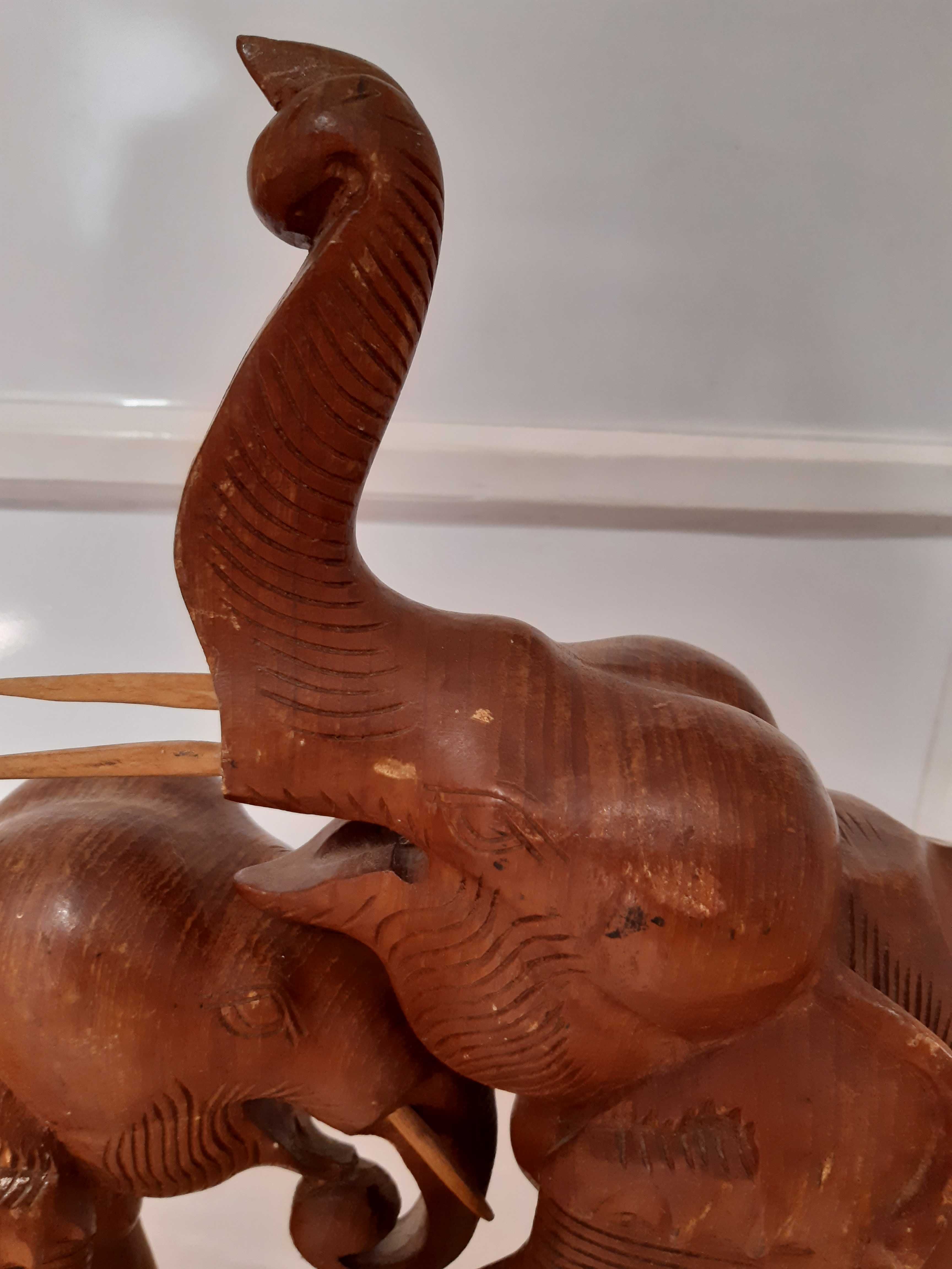 Elefanti XXL, sculptati in lemn, lung 49cm, inalt 37cm