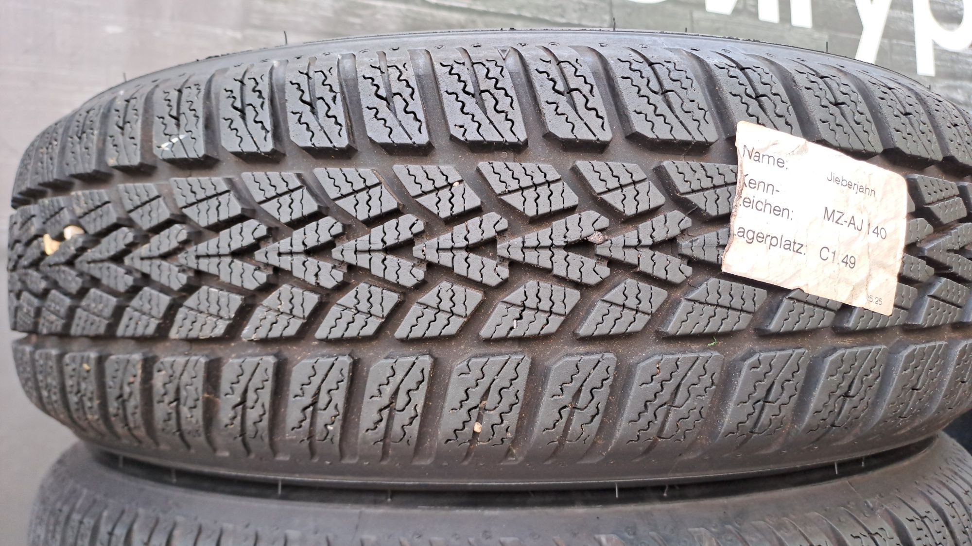 2бр. Почти Нови Зимни 165/65/15 Dunlop