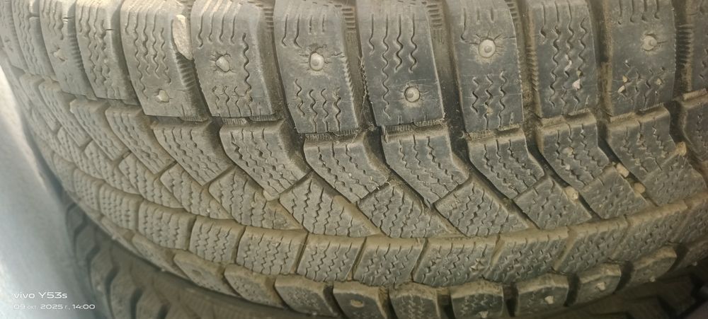Продам резину б/у размер 195/65r15