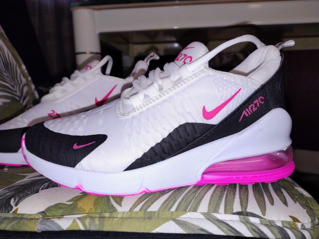 Маратонки nike 36 номер
