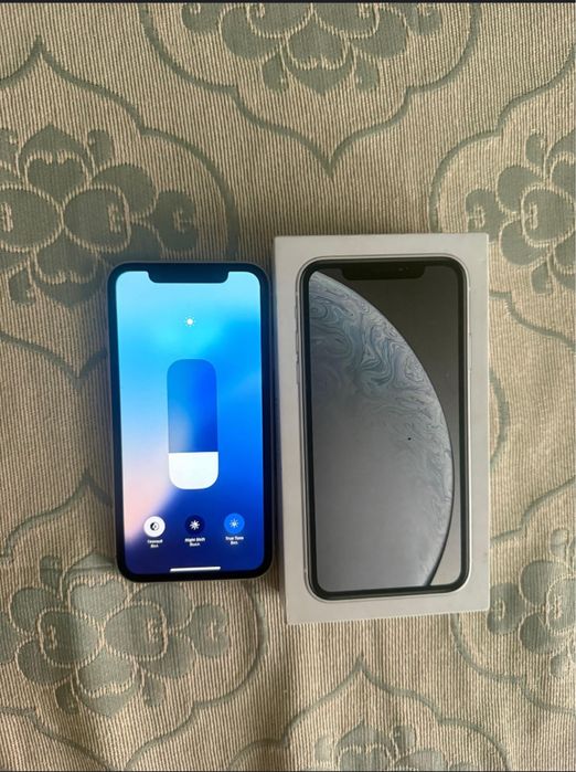 Продам iphon xp  в хорошем состоянии