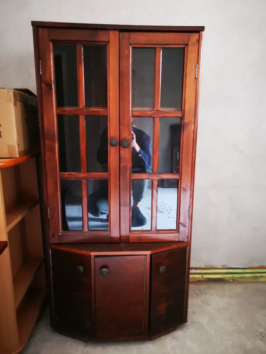 Dulap vitrina din lemn